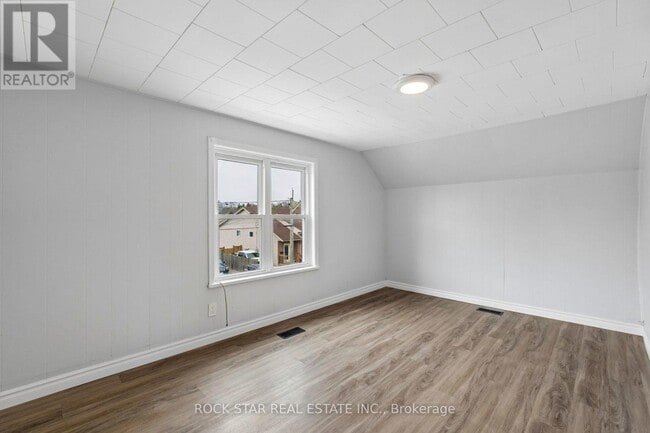 Building Photo - 26 Albina St