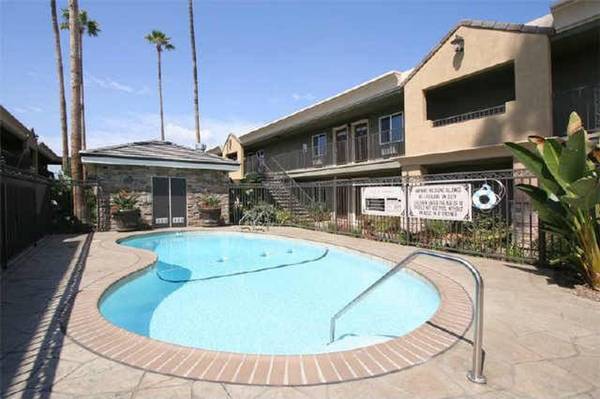Pool - 800 N Mollison Ave