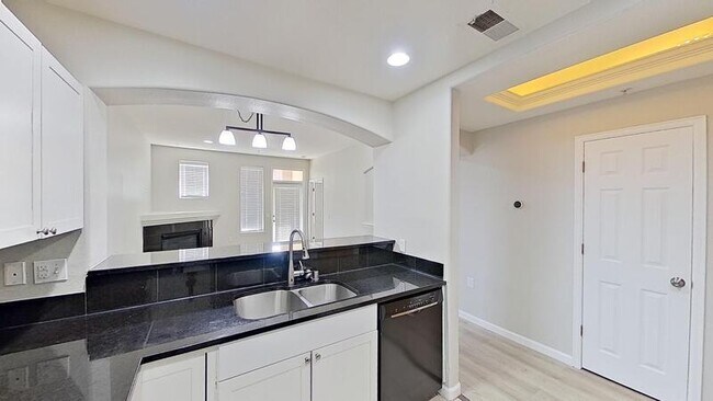 Foto del edificio - 1747 N Pearl St