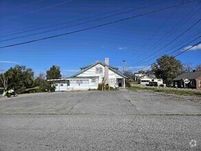 Building Photo - 113 N Main St