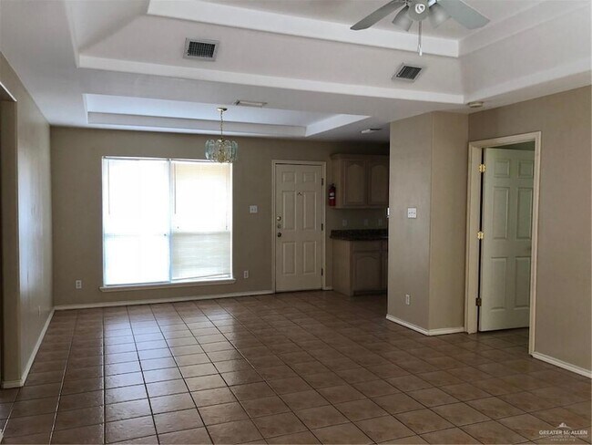 Foto del edificio - 623 S Dfw Dr