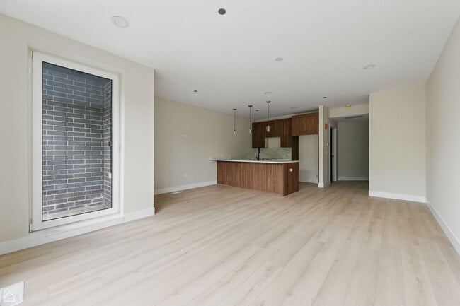 Unit 202 - 3045 W Irving Park Rd