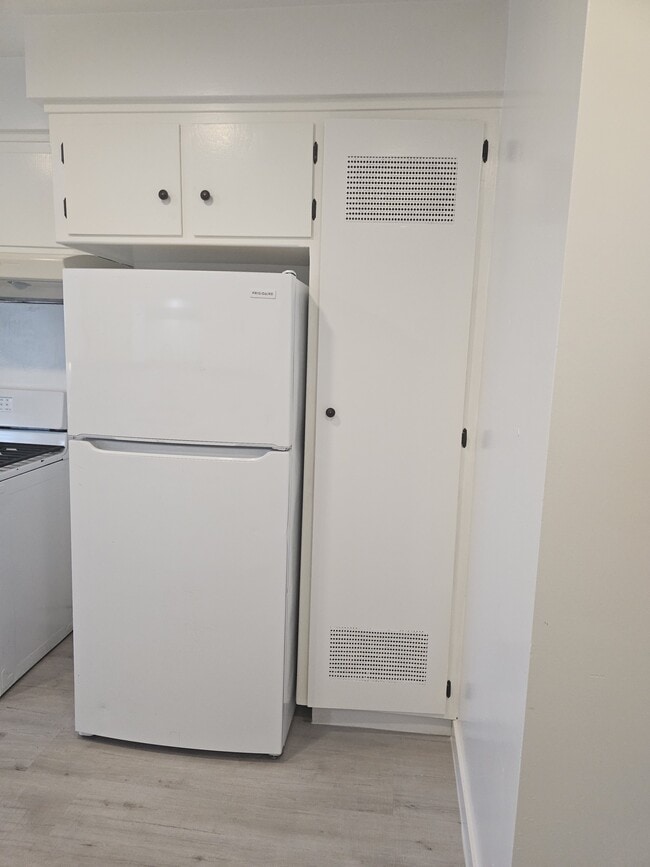 Building Photo - 1757 W 103rd St