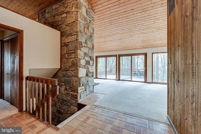 Foto del edificio - 1328 Potomac School Rd