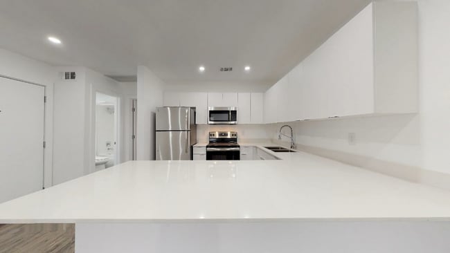 Building Photo - Junius Place Apartments