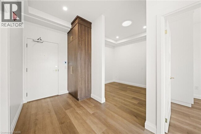 Building Photo - 153 Main St E