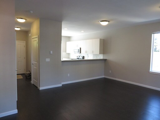 Building Photo - 1130 SW 160th Ave