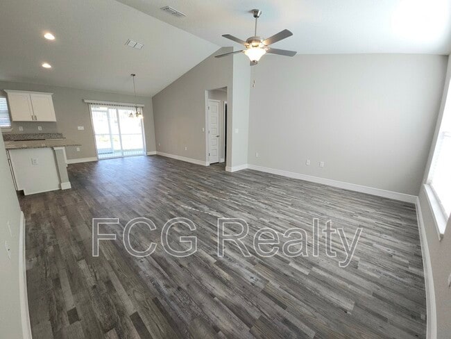 Building Photo - 17 Oak Trail