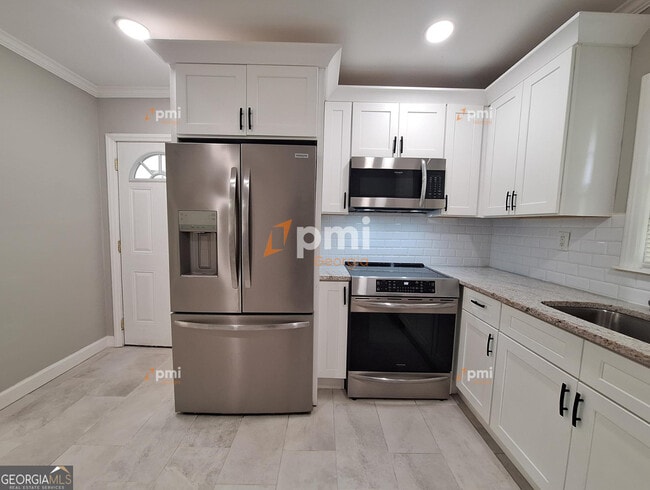 Foto del edificio - 2219 Rosewood Rd