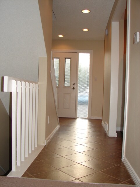 Building Photo - 2456 Lexington Village Ln