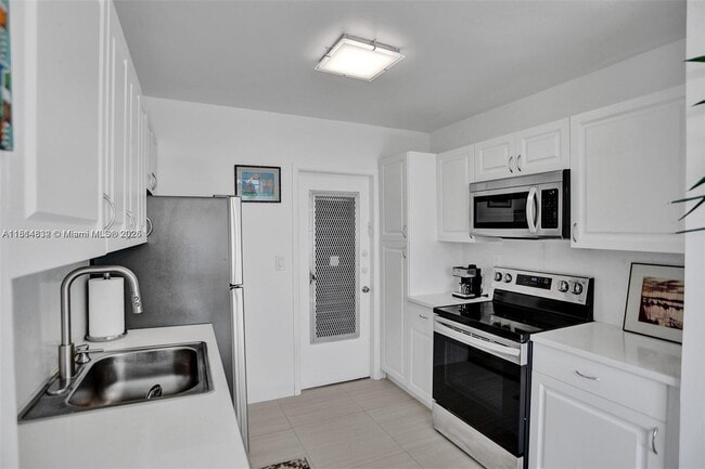 Foto del edificio - 7735 Abbott Ave