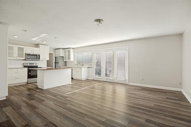 Building Photo - 8914 Vernon Dr