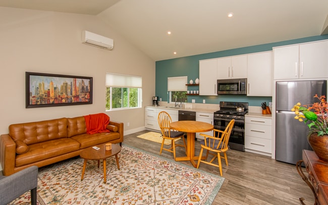 Building Photo - Beautiful Fully Furnished 1 Bd Rental!
