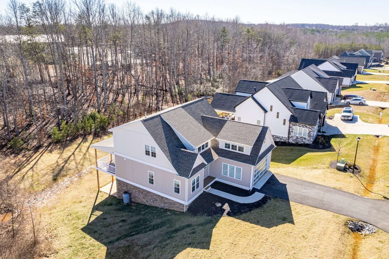 Primary Photo - 102 Beech Tree Ln
