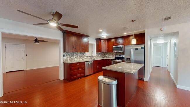 Building Photo - 11671 Shellfish Dr