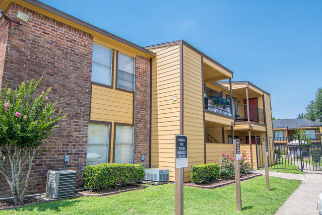 Building Photo - Willow Ridge Apartments