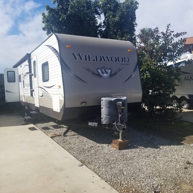 Foto del edificio - 218 W Carson St