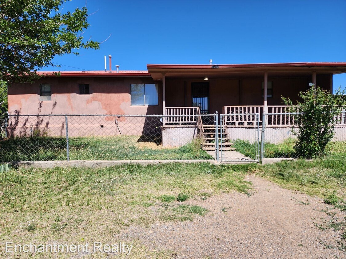 16 Twin Sisters Crk Rd, Santa Clara, NM 88026 House Rental in Santa