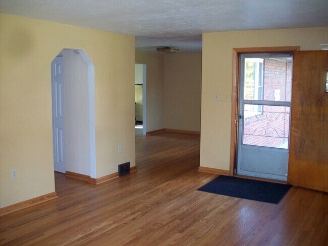Foto del edificio - 426 Eagle Mill Rd