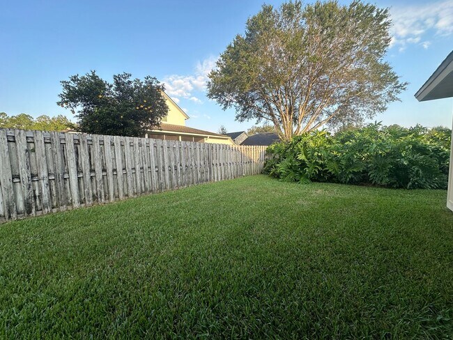 Building Photo - Spacious Home in Highly Coveted Area!