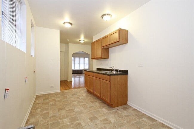 Building Photo - 7651 - 7653 S Loomis Blvd