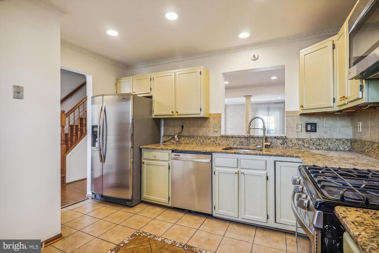 Foto principal - 9001 Lake Largo Dr