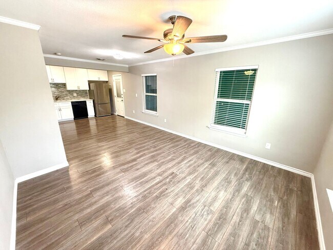 Building Photo - **APPLICATION RECEIVED** MUST SEE! GORGEOU...