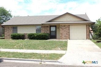 Building Photo - 223 Blanket Dr