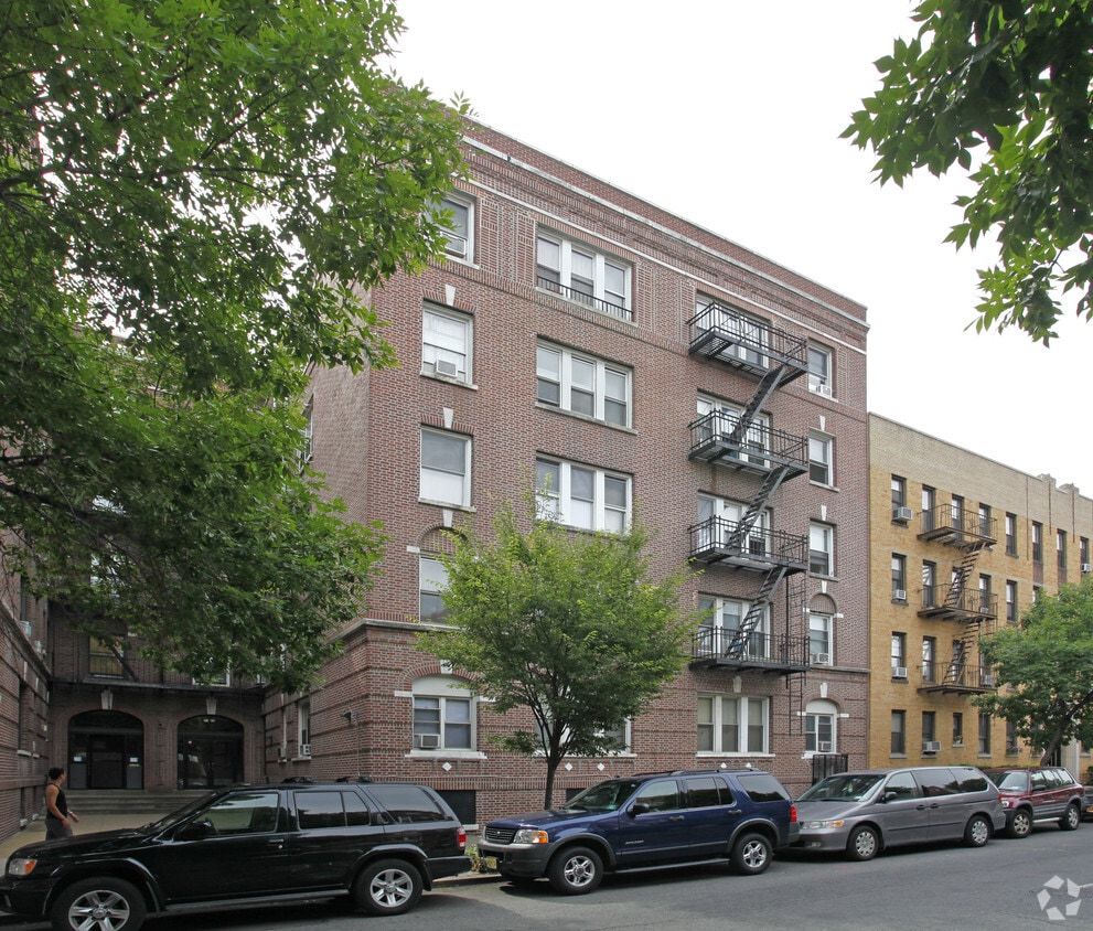 Building Photo - 31-69 33rd St