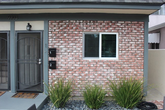 Front Entry Way - 9703 National Blvd