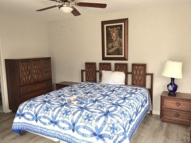 Foto del edificio - 4810 Loukelton Way