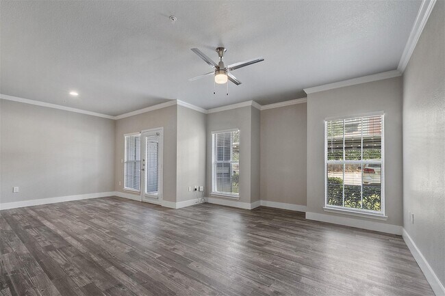 Building Photo - 2001 Texas 360 Apt #A114, Euless, TX 76039...