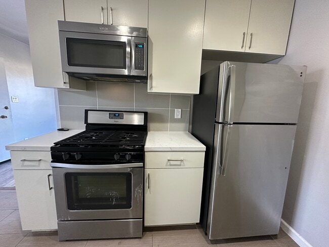Building Photo - 1547 Saltair S Ave