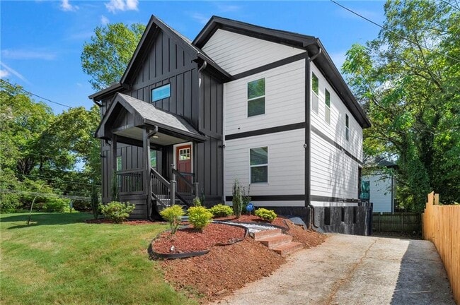 Building Photo - 298 Roy St SW