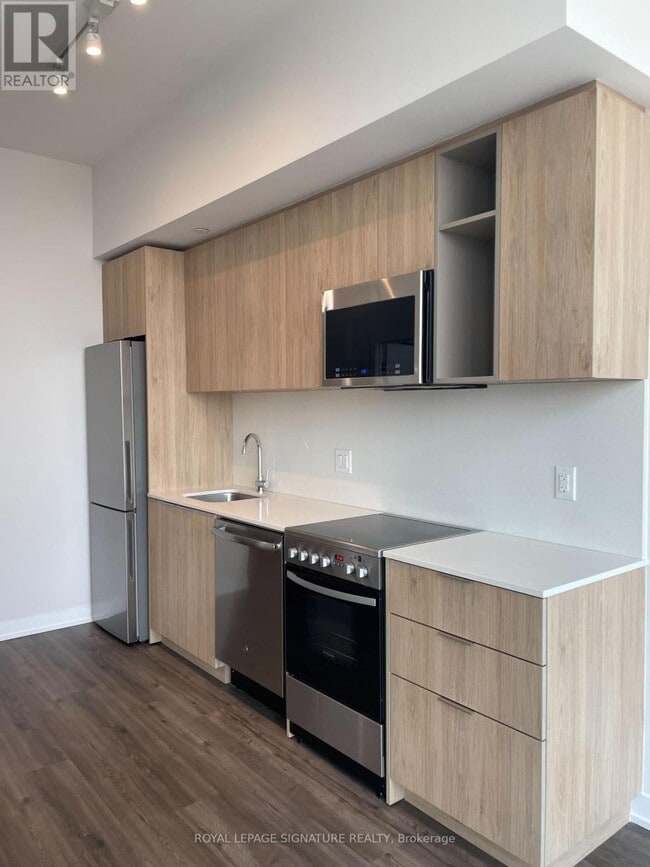 Building Photo - 25 Nicholas Ave