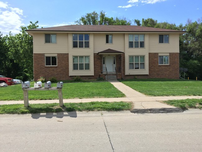 Building Photo - 8006-8013 S 48th Ave