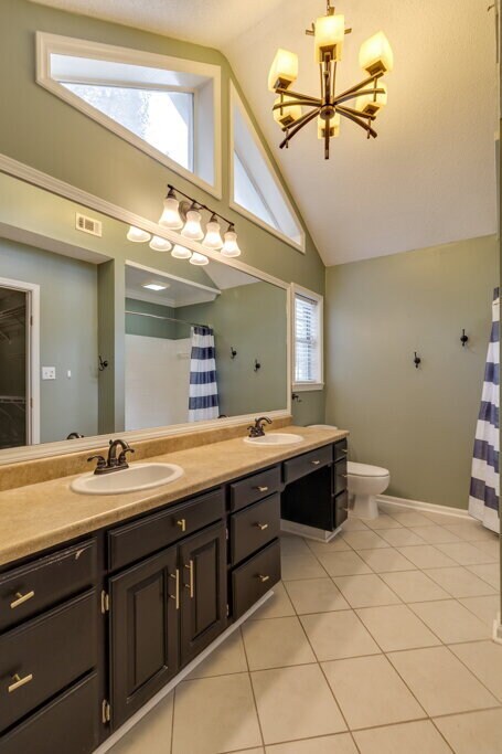 Foto del edificio - All brick home in the center of Richmond Hill