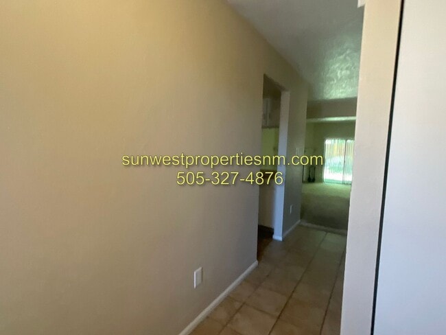 Building Photo - 3 bedroom, 2.5 Bath Condo for Rent