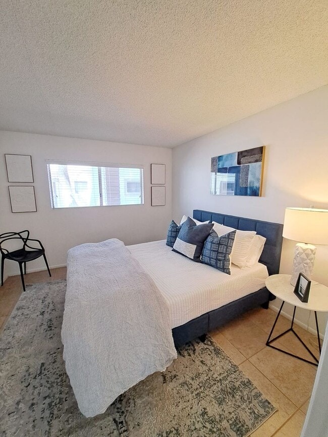 Interior Photo - Vesta on 12th