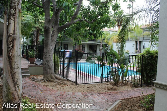 Foto del edificio - 1030 1/2-1030 S Westmoreland Ave