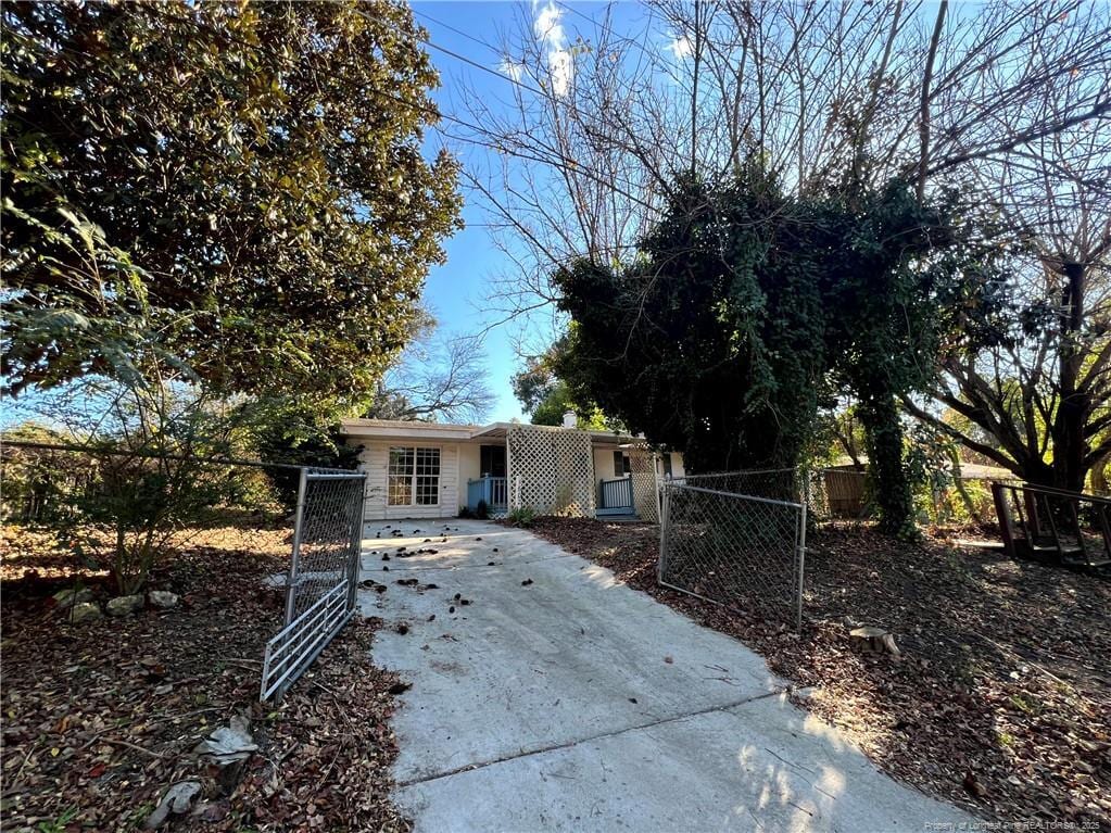 Primary Photo - 1602 Crescent Dr