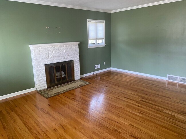 Foto del edificio - 3 Bedroom 1.5 Bathroom Single Family Home in Upper Arlington. OH