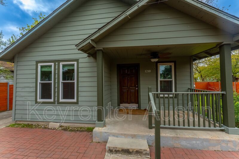Primary Photo - 1210 Coleto St