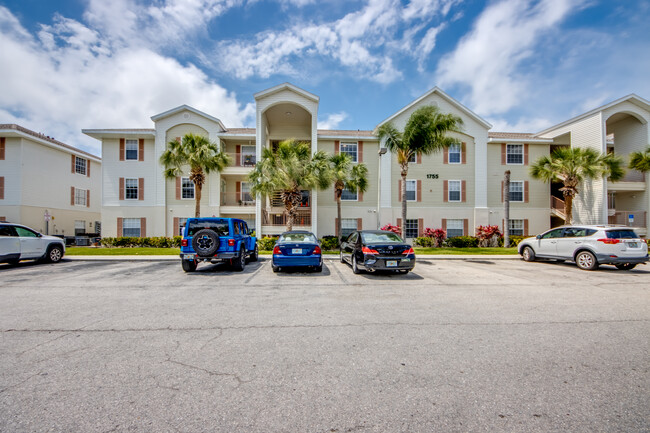 Foto del edificio - 1755 Four Mile Cove Pky