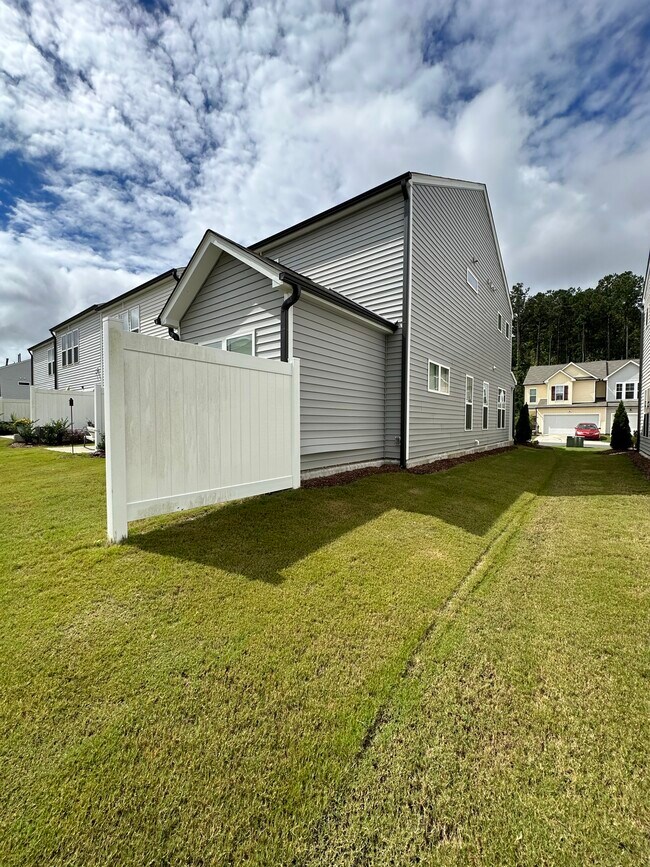 Building Photo - 1511 Glacier Dr