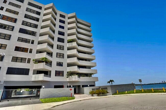 Bayview Towers - 555 NE 30th St