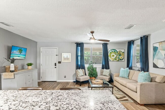 Foto del edificio - 2948 University Blvd W