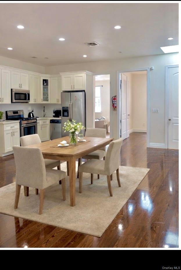 Building Photo - 402 Van Siclen Ave