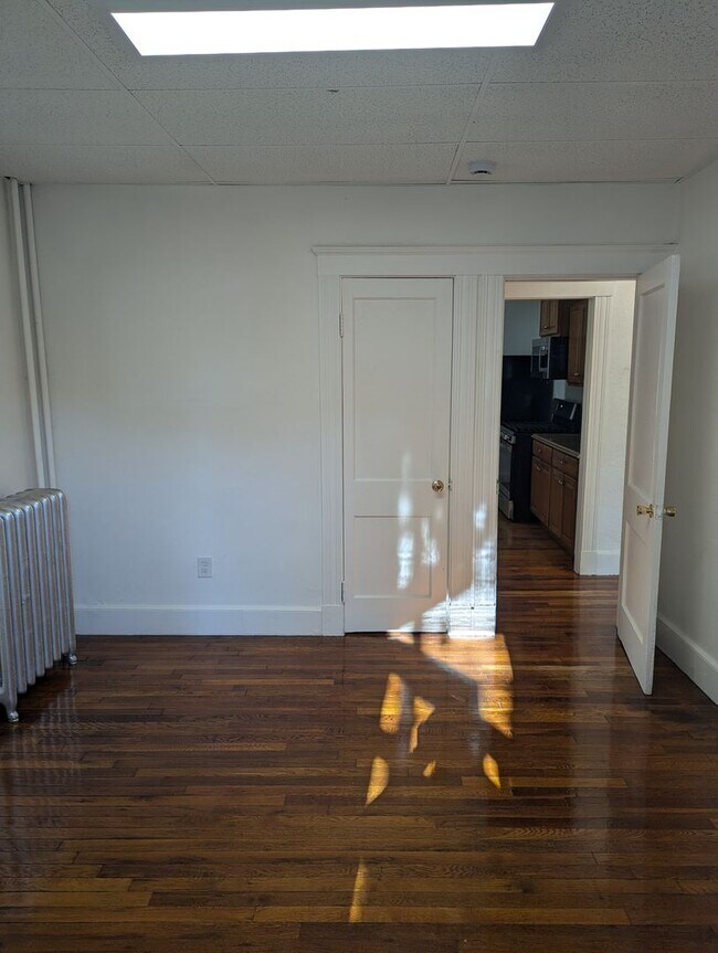 Building Photo - 545 Revere St