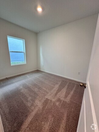 Building Photo - 2912 Poppy Ave
